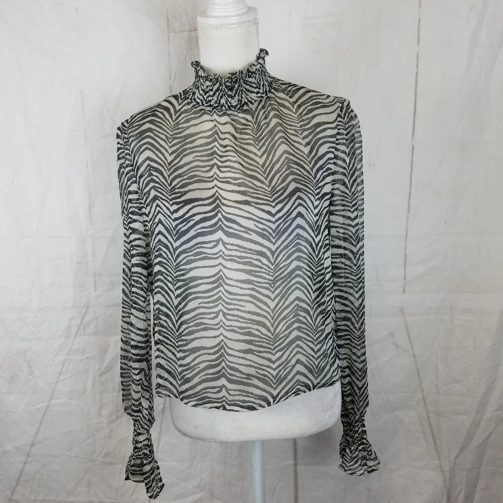 Blue blush sheer zebra print top - Picture 2 of 8